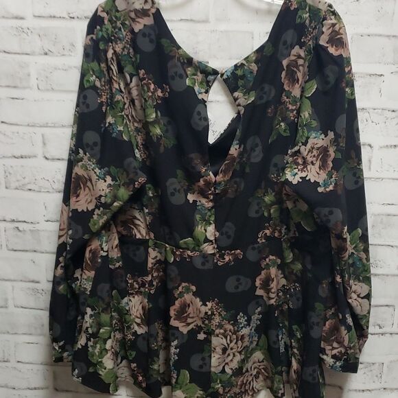 Torrid top  - Picture 4 of 4